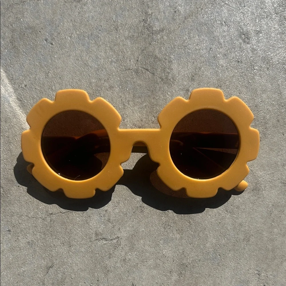 Toddler Flower-Shaped Round Sunglasses in Mustard Yellow